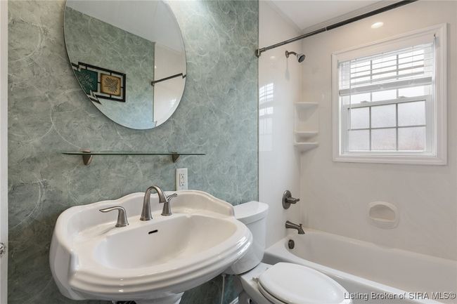 1407 Slate Run Rd, Home with 3 bedrooms, 3 bathrooms and null parking in New Albany IN | Image 43