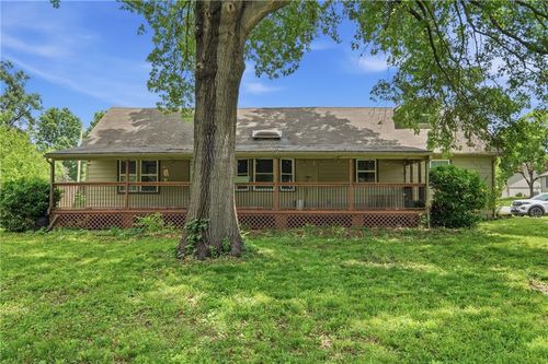 3209 155th St, Basehor, KS, 66007-9790 | Card Image