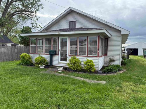 305 E Maple St, Petersburg, IN, 47567-1639 | Card Image