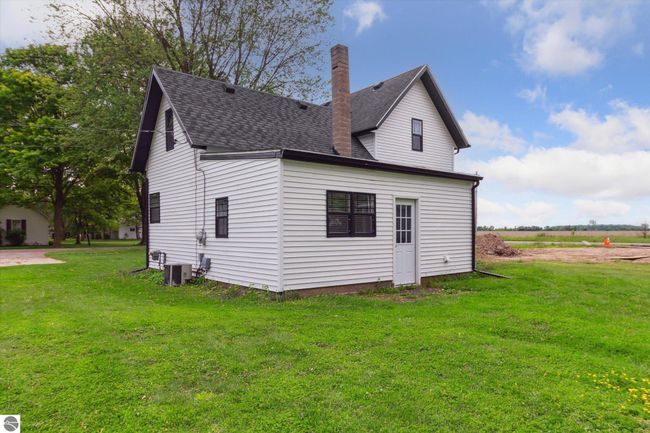 646 S Melze St, House other with 2 bedrooms, 1 bathrooms and null parking in Merrill MI | Image 23