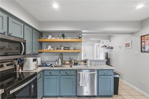 a-2401 Bandera Dr, College Station, TX, 77845-5351 | Card Image