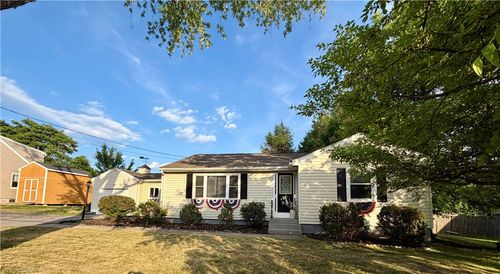 40 Heroux Blvd, Cumberland, RI, 02864-2310 | Card Image