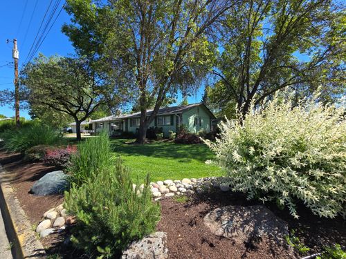 1121 Sw Cottonwood Street, Grants Pass, OR, 97526 | Card Image