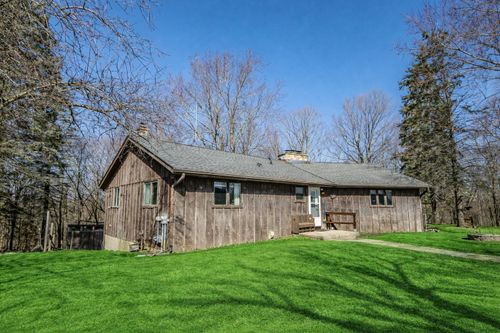 6372 Wildlife Dr, Allenton, WI, 53002-9525 | Card Image