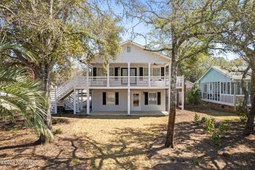 230 Ne 45th Street, Oak Island, NC, 28465 | Card Image