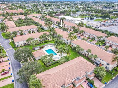 6112 Seminole Gardens Circle, Townhouse with 2 bedrooms, 2 bathrooms and null parking in Palm Beach Gardens FL | Image 1