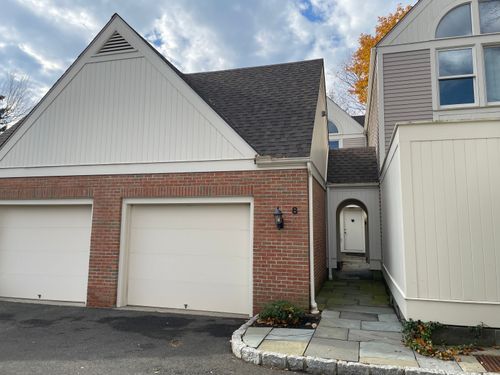 8 Sedgwick Village Ln, Darien, CT, 06820-4601 | Card Image