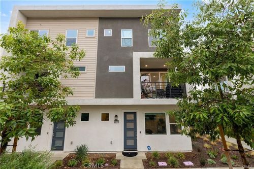 26799 Keystone Loop, Valencia, CA, 91381-2399 | Card Image