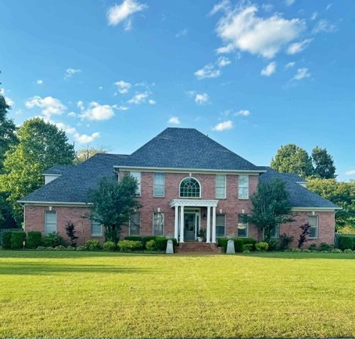 37 Crownpointe Cv, Jackson, TN, 38305-5352 | Card Image