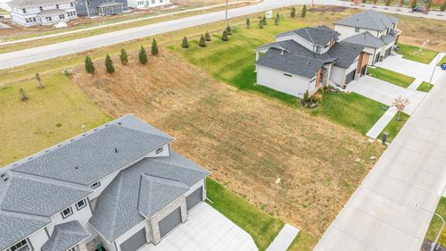 7814 N 167th Ave, Bennington, NE, 68007-2847 | Card Image