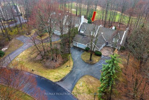 462 Beacon Hall Drive, Aurora, ON, L4G0L3 | Card Image