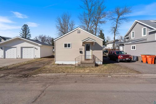 809 Prospect Ave, Cloquet, MN, 55720-2309 | Card Image