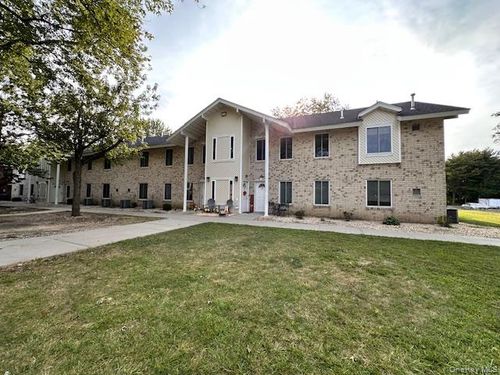 27-27 El Camino Ct, Coram, NY, 11727-1505 | Card Image
