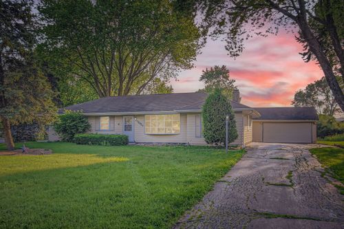 16320 S Howard St, Plainfield, IL, 60586-8052 | Card Image