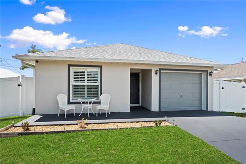 415 13th Ln Sw, Vero Beach, FL, 32962-6438 | Card Image