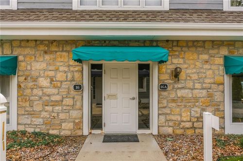 16 Westwoods Dr, Liberty, MO, 64068-3519 | Card Image