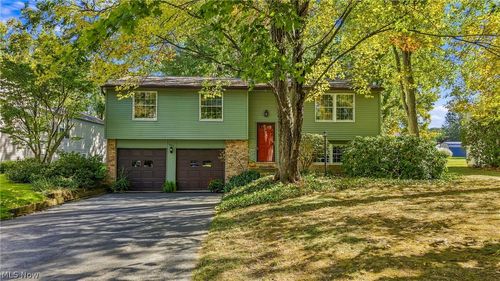 527 Laurelwood Drive Se, Howland, OH, 44484 | Card Image