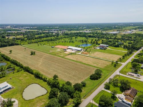 2126 County Road 367, Alvin, TX, 77511-1655 | Card Image