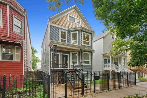 2821 N Springfield Ave, Chicago, IL, 60618-7217 | Card Image