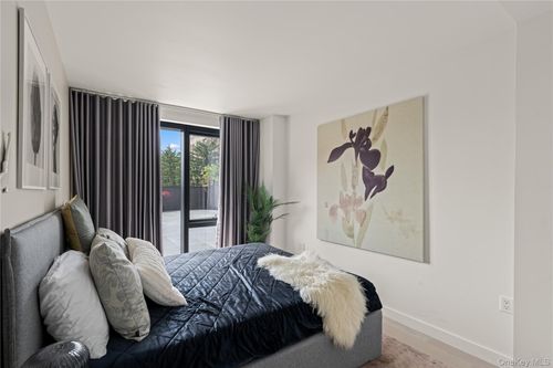 722-144-49 Northern Boulevard, New York, NY, 11354 | Card Image