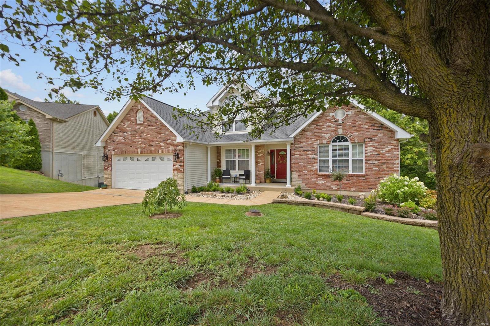 White Dawn Ct, Arnold, MO 63010