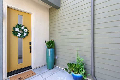 27475 Mercantile Ct, Valencia, CA, 91381-2126 | Card Image