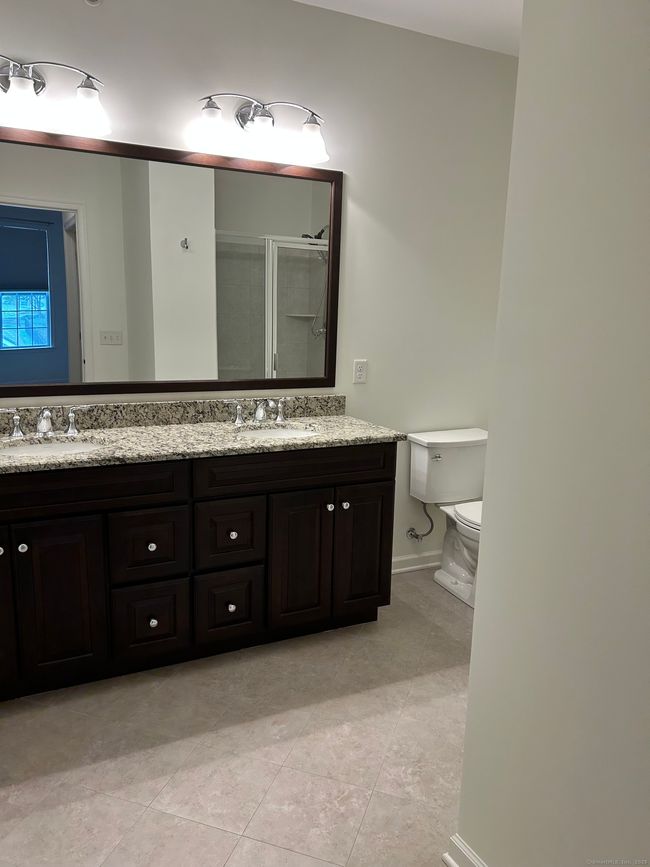 124 - 124 Center Meadow Ln, Condo with 2 bedrooms, 2 bathrooms and 1 parking in Danbury CT | Image 8