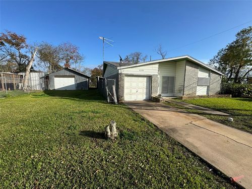 417 9th Street, Dickinson, TX, 77539 | Card Image