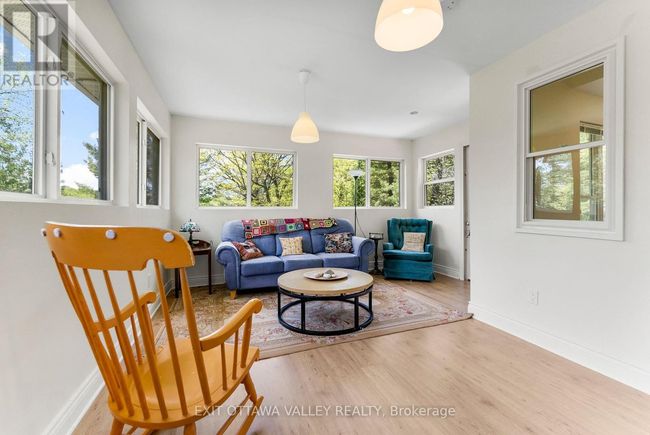 28084 Highway 41, House other with 5 bedrooms, 2 bathrooms and 5 parking in Renfrew ON | Image 15