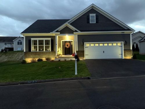 4 Copley Cir, Enfield, CT, 06082-4164 | Card Image