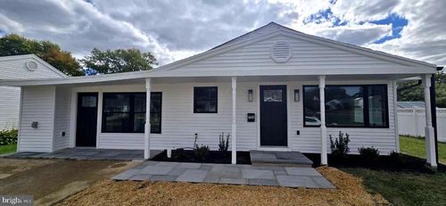 702 Beaumont Rd, FAIRLESS HILLS, PA, 19030-2422 | Card Image