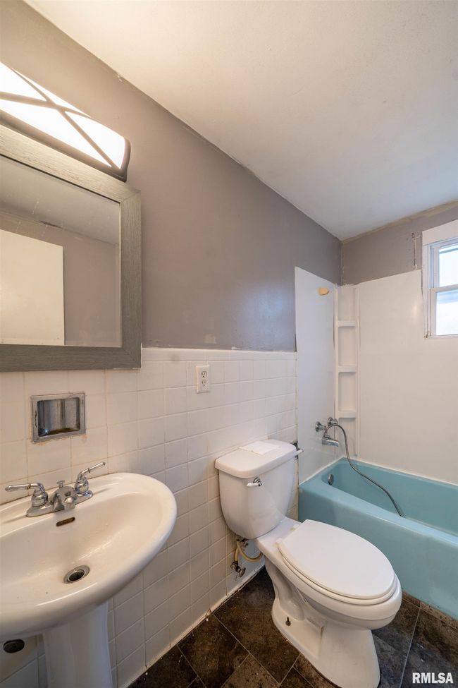 704 S Meadow Ln, House other with 2 bedrooms, 1 bathrooms and null parking in Manito IL | Image 17