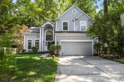 3516 Crescent Knoll Dr, Matthews, NC, 28105-2452 | Card Image