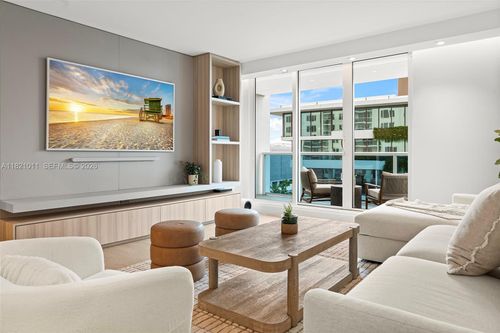 630-2301 Collins Ave, Miami Beach, FL, 33139-1615 | Card Image