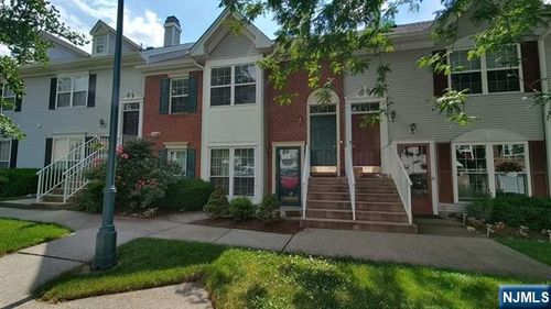 1052 Chedworth Cir, Mahwah, NJ, 07430-1370 | Card Image