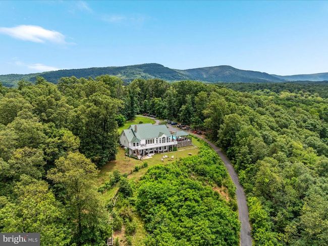 400 Deer Run Cir, House other with 4 bedrooms, 4 bathrooms and null parking in Front Royal VA | Image 39