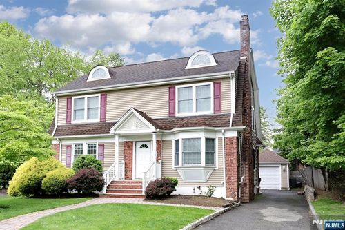 7 Short St, Harrington Park, NJ, 07640-1539 | Card Image