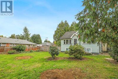 1249 9 Th St, House other with 5 bedrooms, 4 bathrooms and 4 parking in Courtenay BC | Image 2