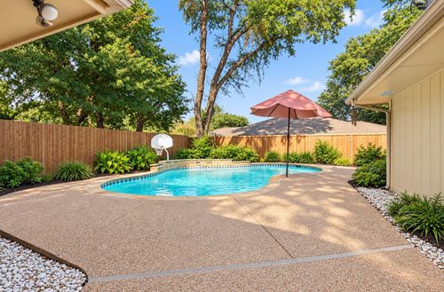 2401 Radcliffe Dr, Arlington, TX, 76012-5348 | Card Image