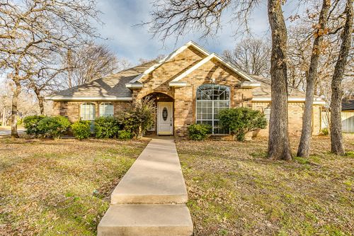 901 Evandale Rd, Burleson, TX, 76028-6295 | Card Image