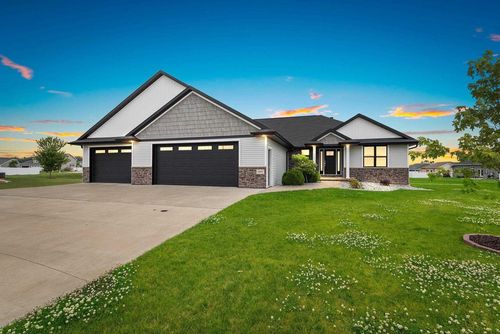 1997 Dobby Street, LAWRENCE, WI, 54115 | Card Image