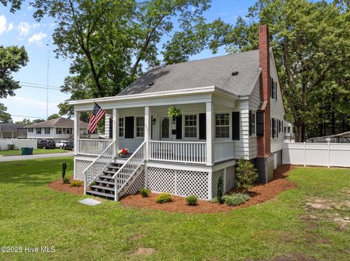302 Simmons St, Washington, NC, 27889-5150 | Card Image