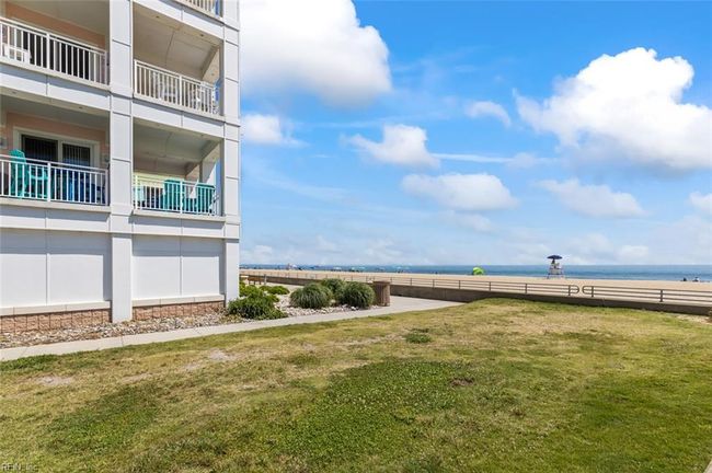 APT-121B - 3738 Sandpiper Rd, House attached with 2 bedrooms, 2 bathrooms and null parking in Virginia Beach VA | Image 13