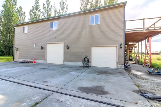 4300sf +/- 2 story shop/garage | Image 32