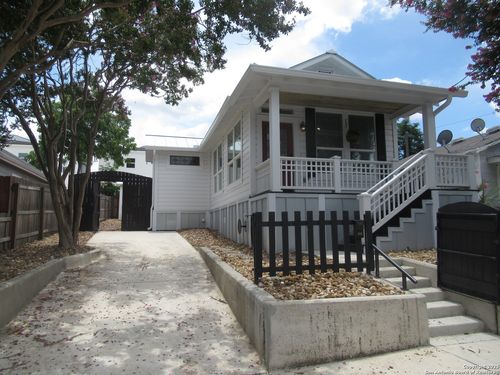 210 Lucas St, San Antonio, TX, 78209-6922 | Card Image