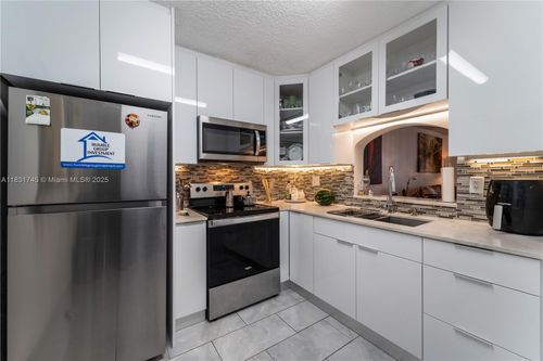 apt-215j-2800 Somerset Dr, Lauderdale Lakes, FL, 33311-9313 | Card Image