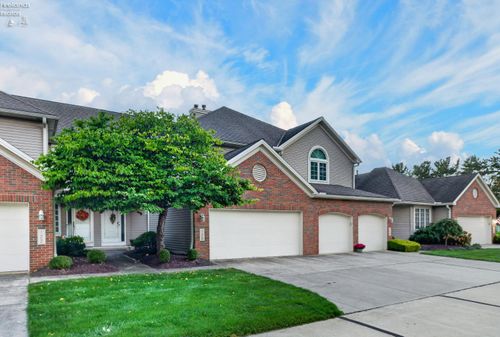 120 Ambleside Way, Amherst, OH, 44001-3405 | Card Image
