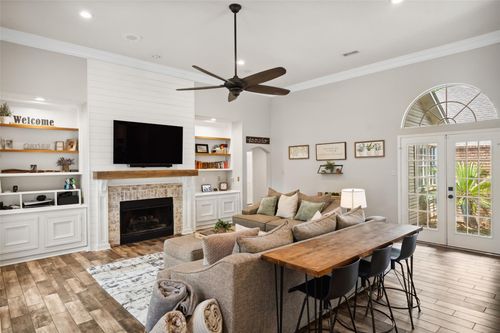 22 Poplar Hill Pl, The Woodlands, TX, 77381-4031 | Card Image
