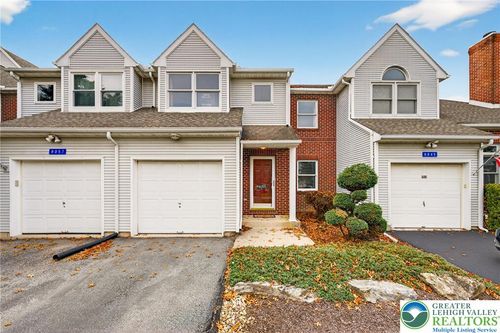 8053 Cross Creek Cir, Breinigsville, PA, 18031-1327 | Card Image