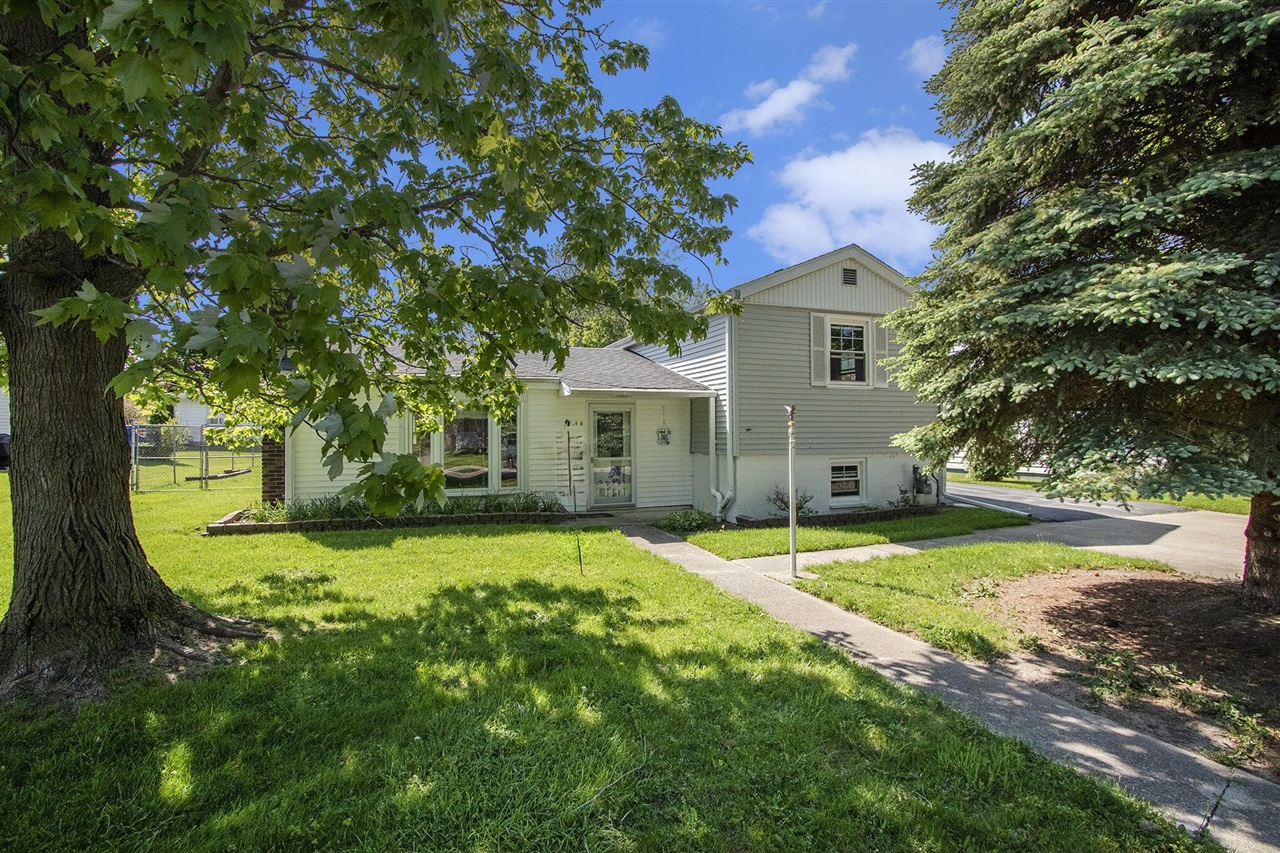 Center St, South Haven, MI 49090